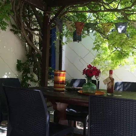 Apartment Joli Avec Terrasse Au Calme Au Pied Du Chateau