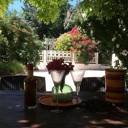Joli Avec Terrasse Au Calme Au Pied Du Chateau * Carcassonne